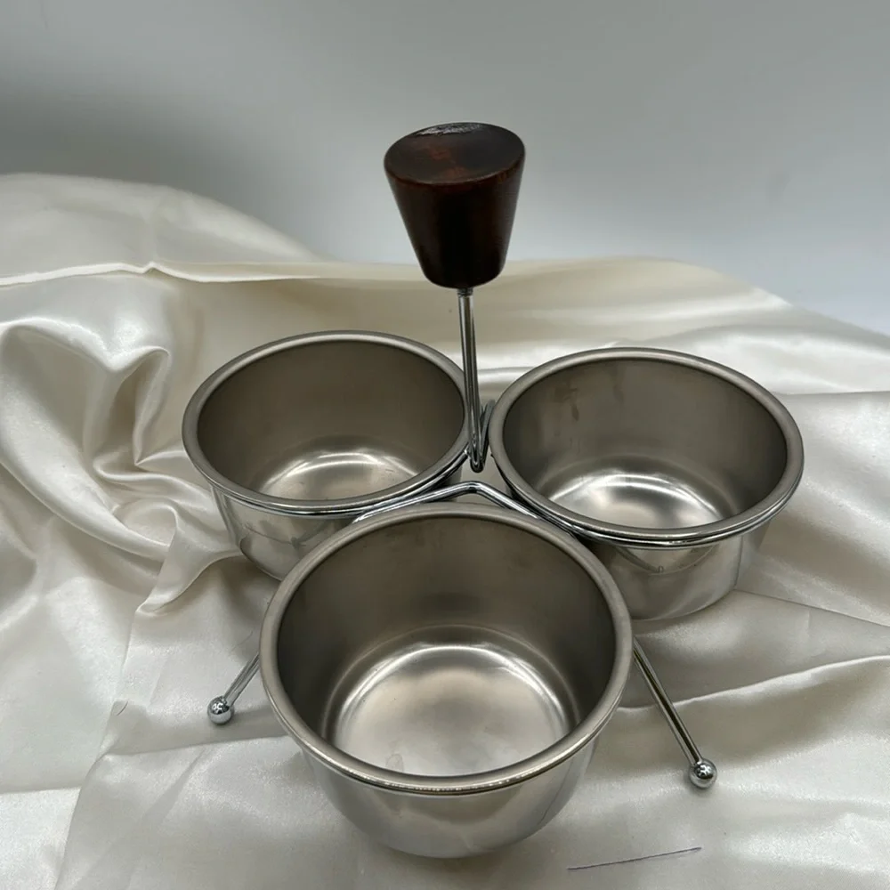 MCM Condiment Server.